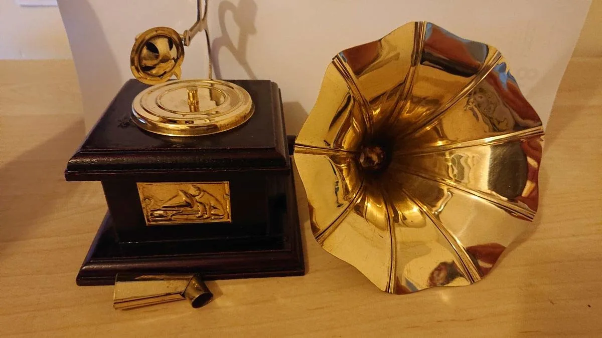 Sparkle Square Gramophone - Image 3